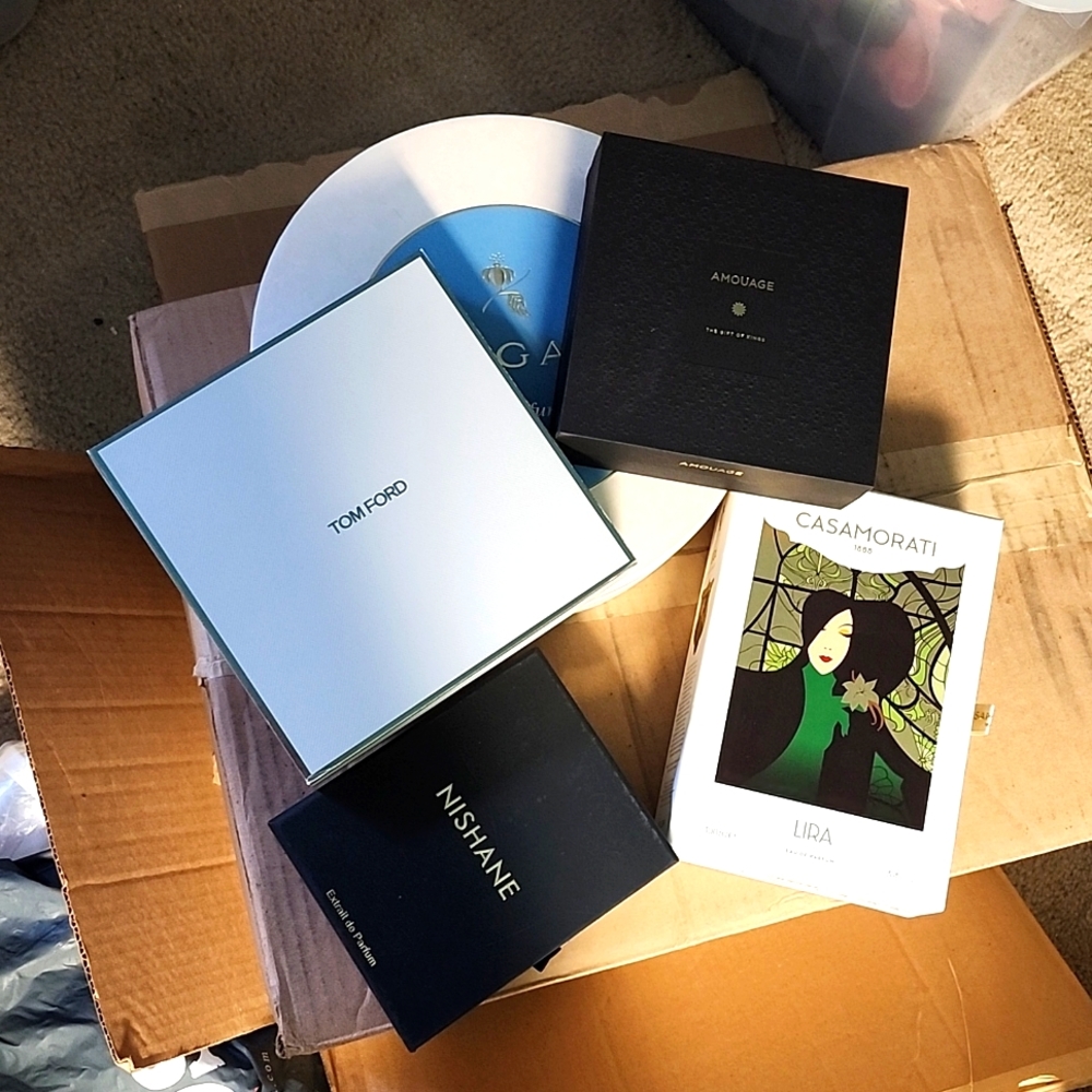 Set of 5 boxes